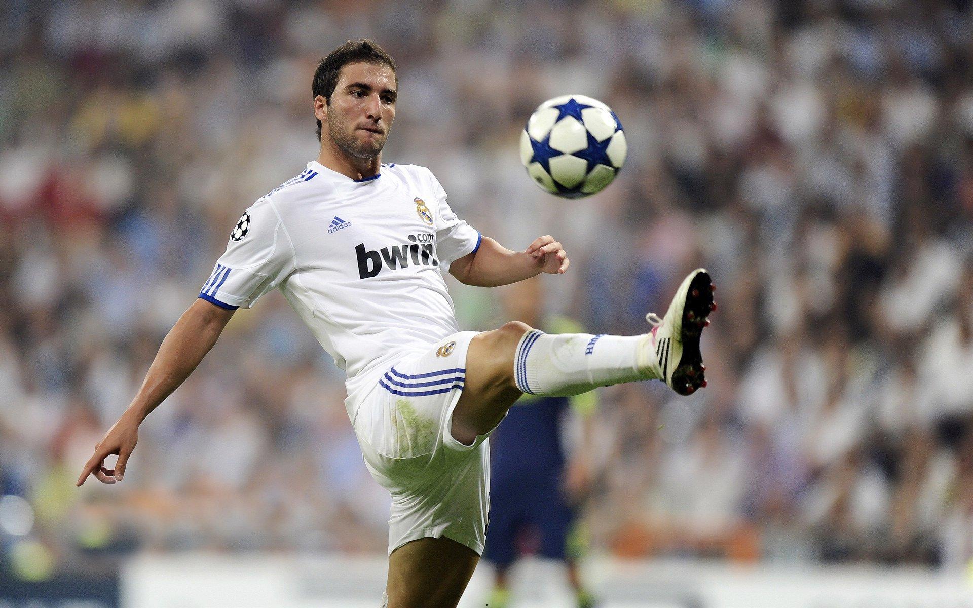 国际米兰密切关注卢克曼转会动态，同时锁定莱昂尼为防线补强首选目标